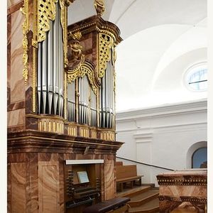 Die Bänke werden wieder montiert 17.09.2016