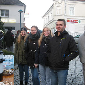 Kindermette mit Punschstand der Jungschar