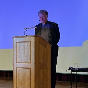 Bischof Manfred Scheuer bei seinem Vortrag 'Glaube, Obrigkeit und Widerstand'