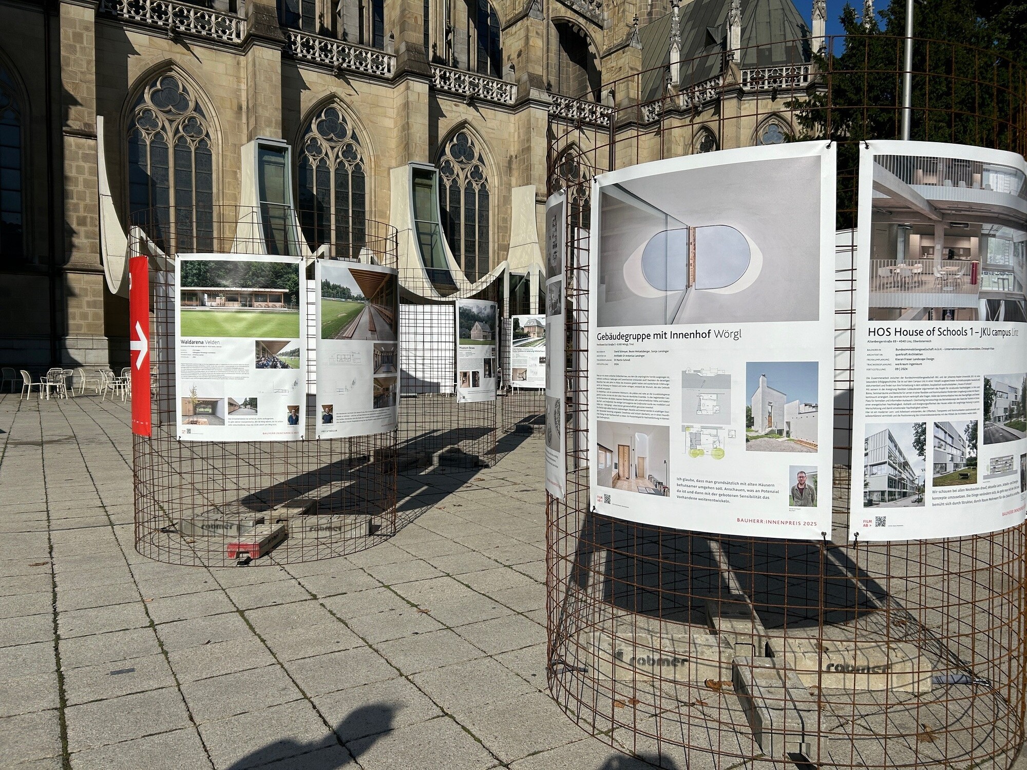 Ausstellung am Linzer Domplatz