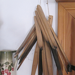 Aufbewahrung der Weihscheitln neben dem Ofen.