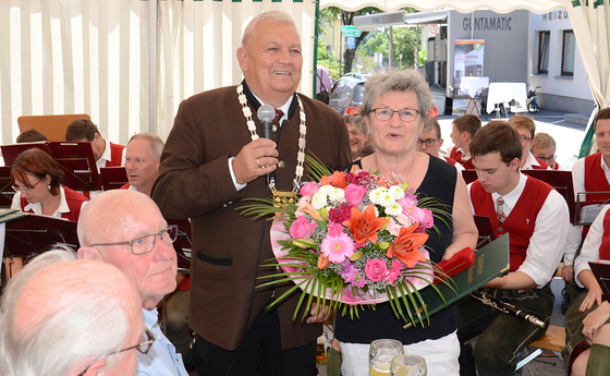 Waltraut Mayrhuber erhielt im Rahmen des Marktfestes das goldene Ehrenzeichen der Gemeinde Kopfing überreicht!
