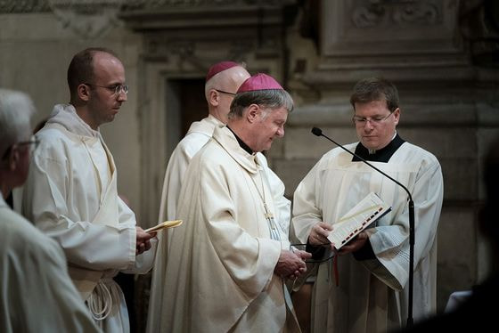 Bischof Manfred Scheuer bei der Messe in der Wiener Dominikanerkirche.