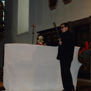 Mit dem blinden Mann ...                    