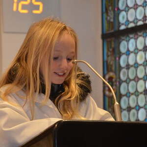 Feierliche Ministrantenaufnahme am Christkönigsonntag