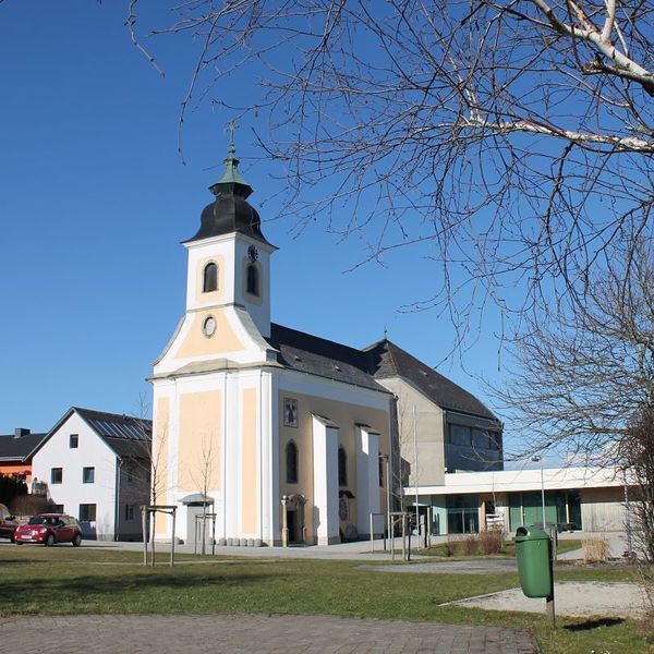 Kirche im Frühjahr