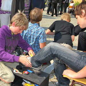 Vorstellgottesdienst und Schuhputzaktion der Firmlinge