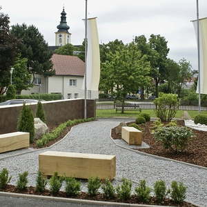 Vorplatzgestaltung Frühjahr 2011