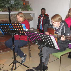 Adventkranzsegnung, Adventmarkt