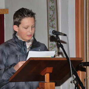 Vorstellgottesdienst und Schuhputzaktion der Firmlinge