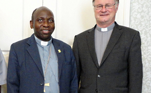 Bischof John C. Ndimbo / Bischof Manfred Scheuer                