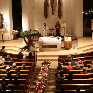 Adventkranzweihe in St. Quirinus