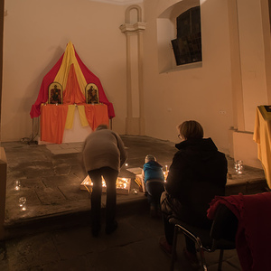 Impressionen vom Lichterweg in der Pfarre Kirchdorf/Krems bei der Nacht der 1000 Lichter.