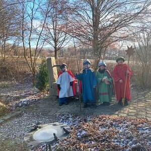 Die Sternsinger unterwegs.