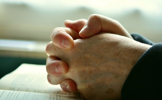 ©pixabay-betende Hand
