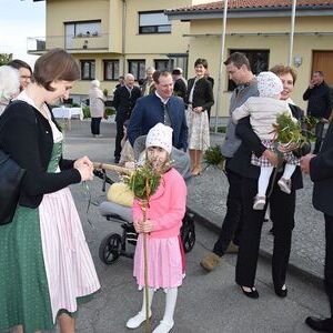 Palmweihe vor dem Pfarrheim