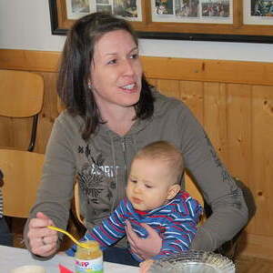 Gottesdienst und Kindersegnung mit den Taufeltern des Vorjahres