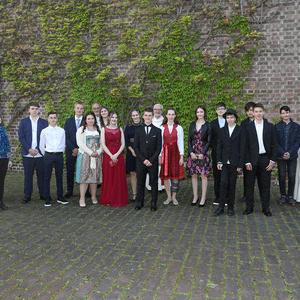 Gruppenfoto der 2. Firmung um 17:00 Uhr