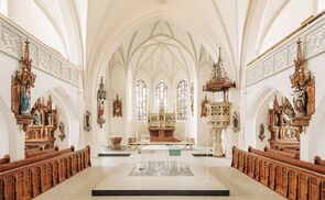 Neugestaltung von Altarraum, Sofie Thorsen und Walter Kräutler mit Isolde Christandl, 2020/2021