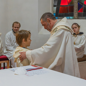Der Christkönigssonntag 2022 stand ganz im Zeichen der MinistrantInnen: es wurde ihnen für den Dienst gedankt und zwei neue Minis wurden feierlich aufgenommen.