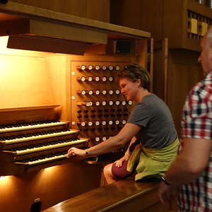 Auf verschiedenen Manualen...