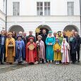 Königlicher Besuch aus der Linzer Dompfarre und aus der Pfarrgemeinde Urfahr-Christkönig bei Bischof Manfred Scheuer im Linzer Bischofshof. 