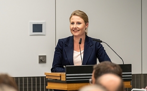 Bundesministerin Susanne Raab