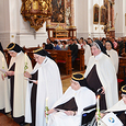 Die Jubilarinnen erneuerten beim Festgottesdienst ihre Profess