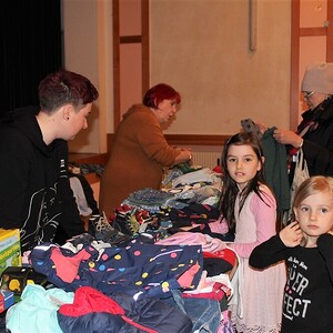 Erfolgreicher Baby- und Kinderkleider-Basar