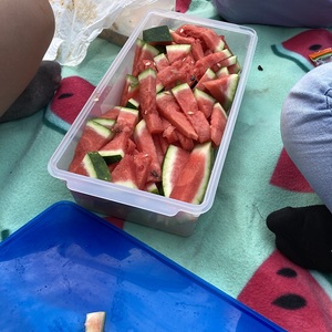 Und Wassermelonenstücke