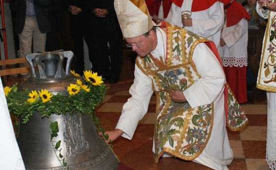 Segnung der Glocke durch Abt Martin Felhofer