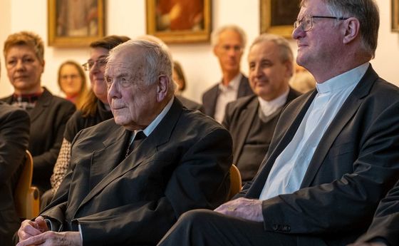 Bischof em. Maximilian Aichern und Bischof Manfred Scheuer, hier beim Festakt zu '25 Jahre Osthilfefonds' im Dezember 2022