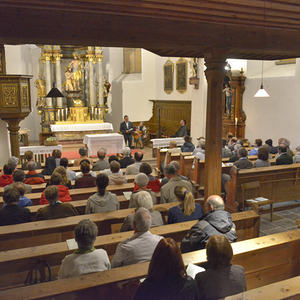 Ehrenamtlichen der Pfarre Kirchdorf wurden durch Pfarrer Pater Severin Kranabitl. Eine kurze Danke in der Bergkirche in Klaus, anschließend bei Schninagl ein EssenFoto Jack Haijes
