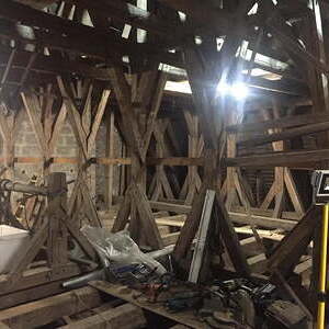 erste Fotos von der Dachstuhlsanierung