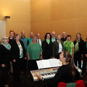 Pfarrchor unter der Leitung von Eva Mößlberger