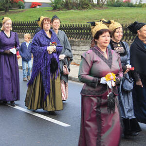 Festzug mit der Erntekrone