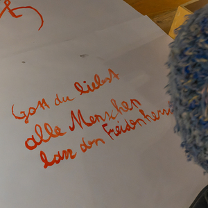 Unterschiedliche Station luden zur Beschäftigung mit dem Thema 'Friede mit mir/meinem Nächsten'