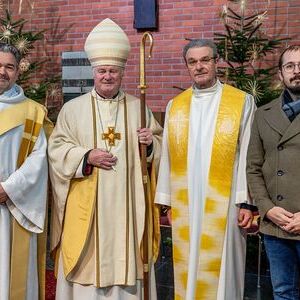 V. l.: Pastoralvorstand Christian Landl, Bischof Manfred Scheuer, Pfarrer Janusz Zaba und Verwaltungsvorstand Christoph Ott