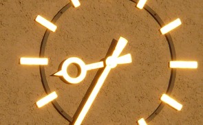 clock- 8225_640 / pixabay