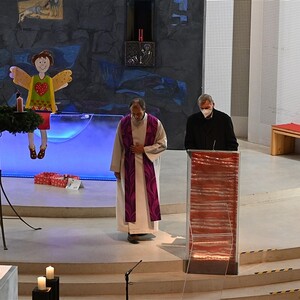 1. Advent: Vorabendmesse mit dem Ensemble Voices