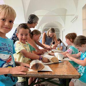 Bücherfalten in Buchkirchen