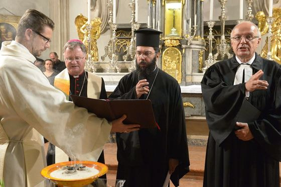 V. l.: Bischof Manfred Scheuer, Metropolit Arsenios Kardamakis, Bischof Michael Bünker