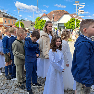Letztes Richten der schönen Gewänder