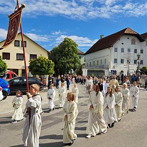Festzug in die Kirche