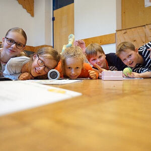 Froschgoscherl singen Songs für Landwirtschaftskammer ein