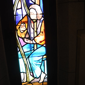 Kirchenfenster beim Choraufgang