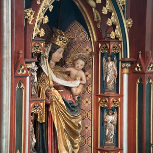 Gottesmutter am Hochaltar