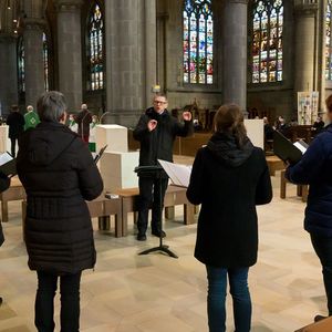 Kantorinnenschola des Konservatoriums für Kirchenmusik der Diözese Linz (Leitung: Andreas Peterl)
