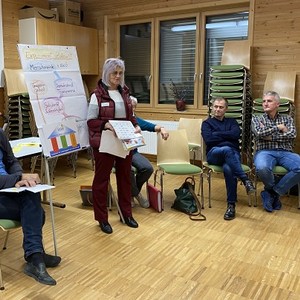 Anneliese Feichtinger gibt Einblick in die Arbeit von SelbA - Selbständig und Aktiv