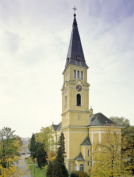 Kirche Linz - St. Quirinus von aussen